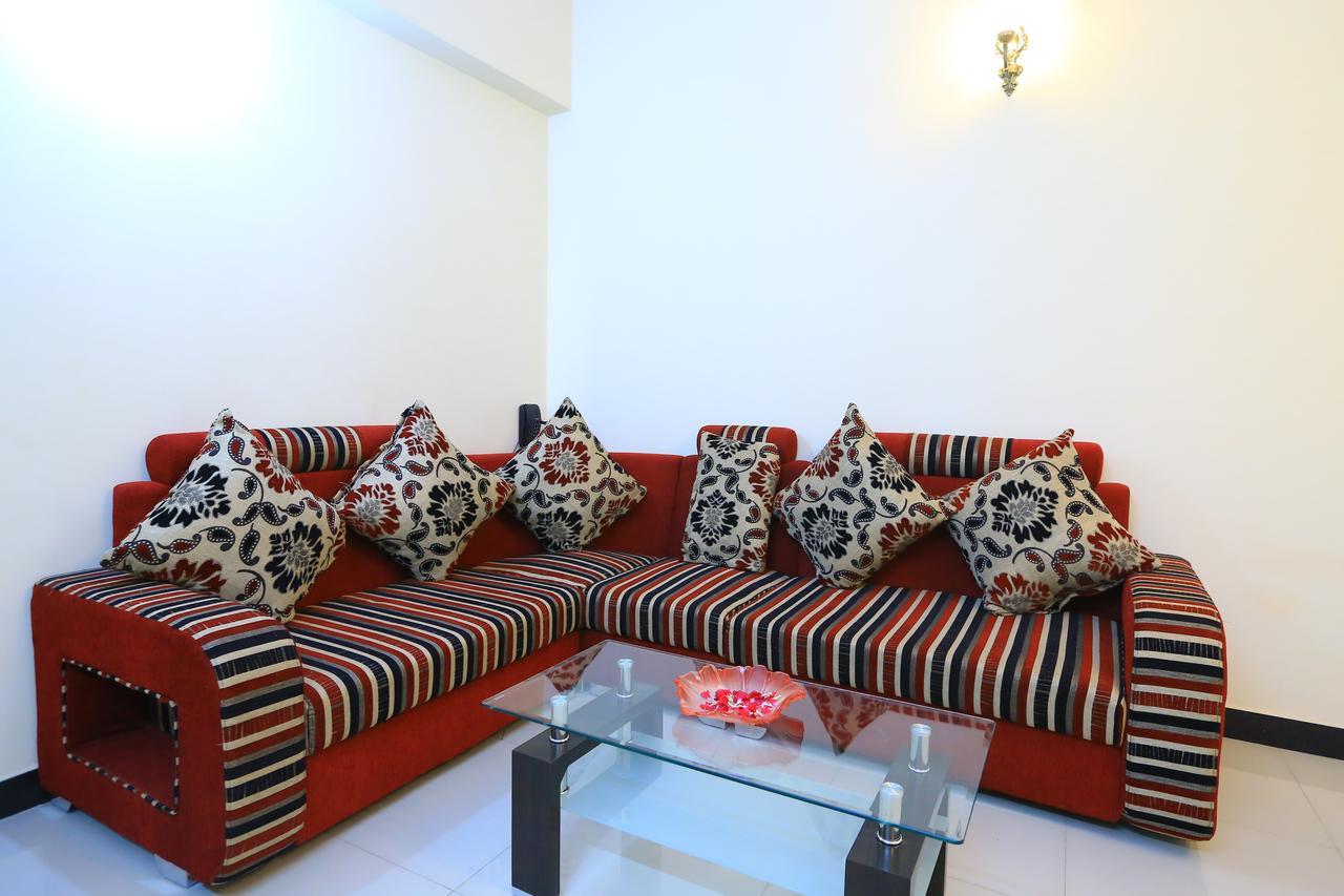 Oyo 2916 Apartment Queens Castle Bangalore Esterno foto