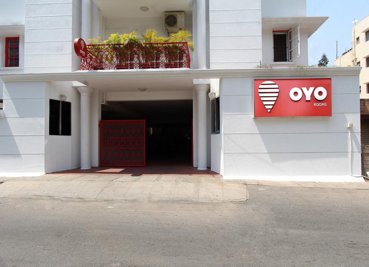 Oyo 2916 Apartment Queens Castle Bangalore Esterno foto